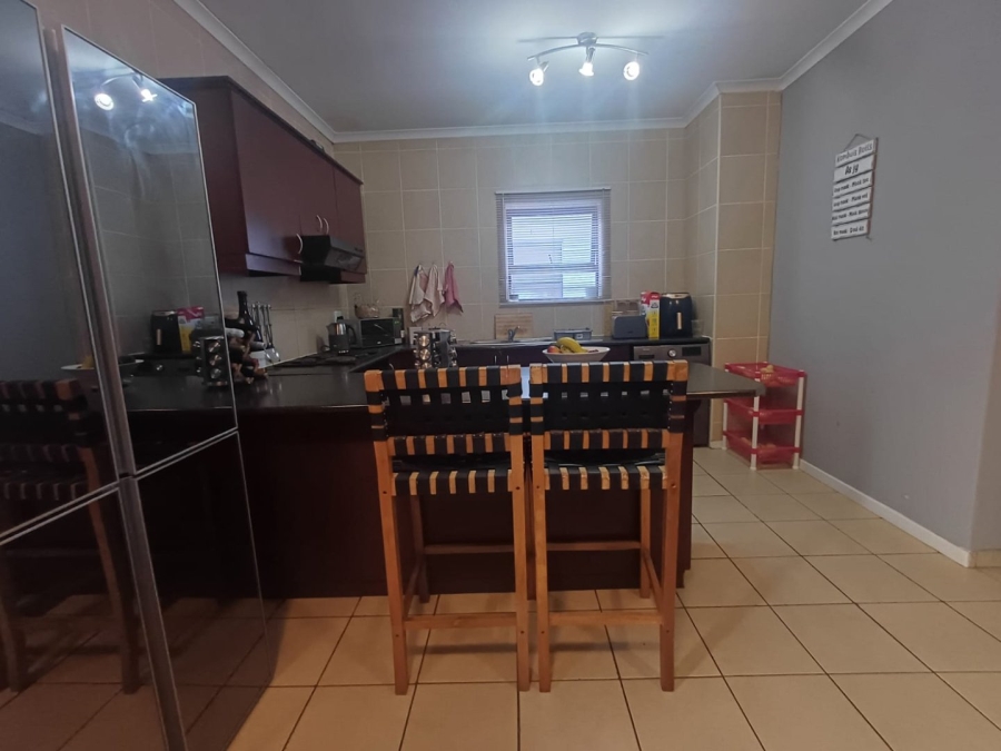 2 Bedroom Property for Sale in Brackenfell Central Western Cape